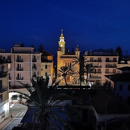 Casa Margherita, Centrale A Due Passi Dal Mare Bordighera Zewnętrze zdjęcie