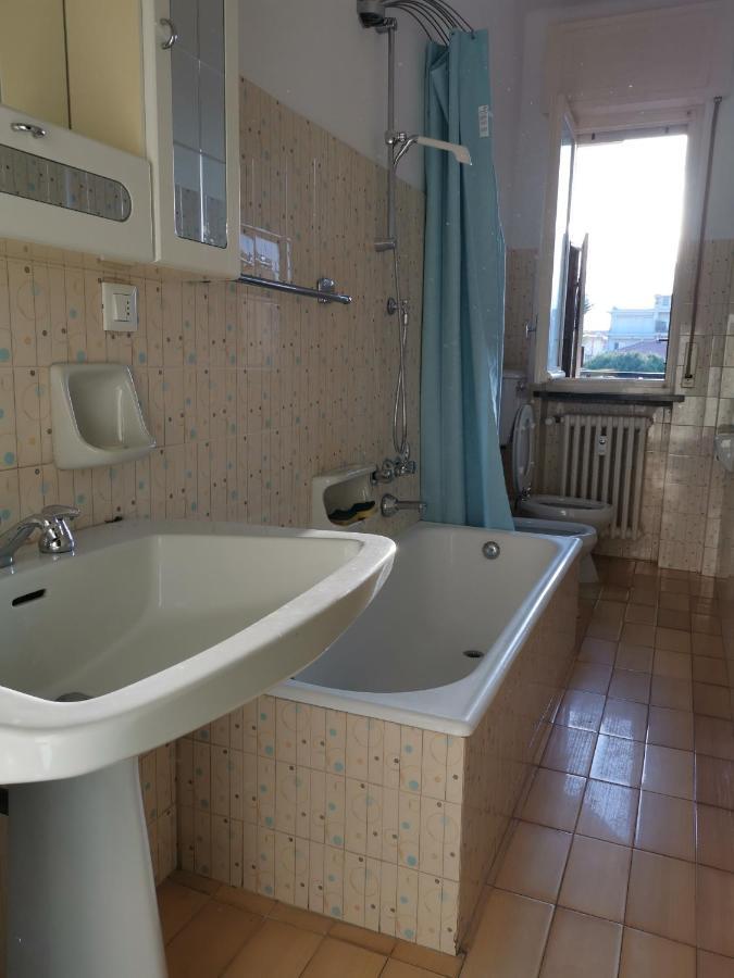 Casa Margherita, Centrale A Due Passi Dal Mare Bordighera Zewnętrze zdjęcie