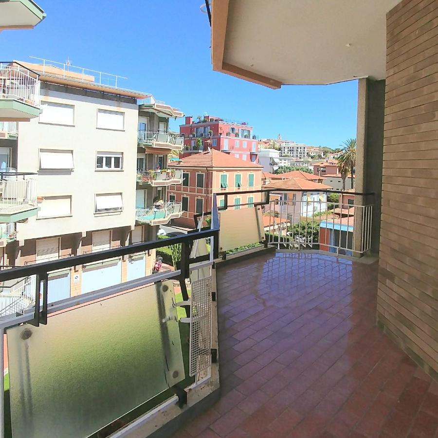 Casa Margherita, Centrale A Due Passi Dal Mare Bordighera Zewnętrze zdjęcie